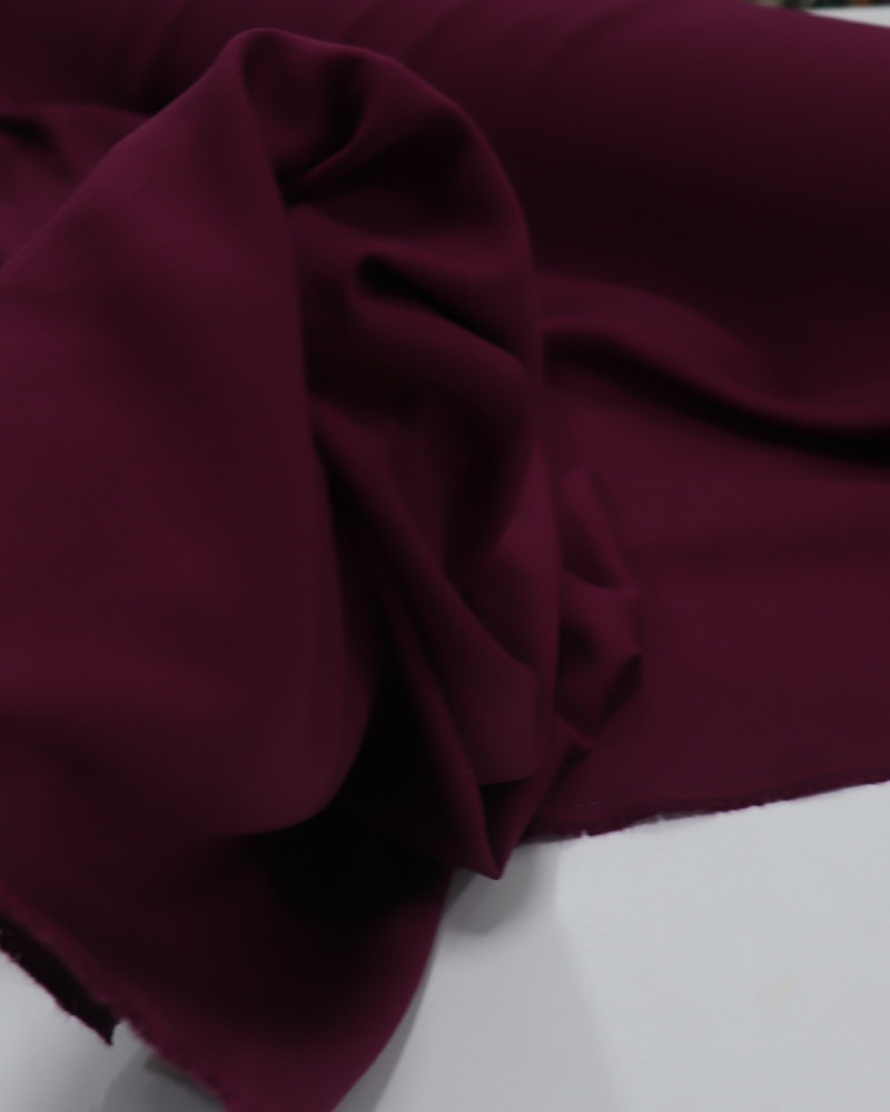 Tecido Alfaiataria de Viscose Vinho