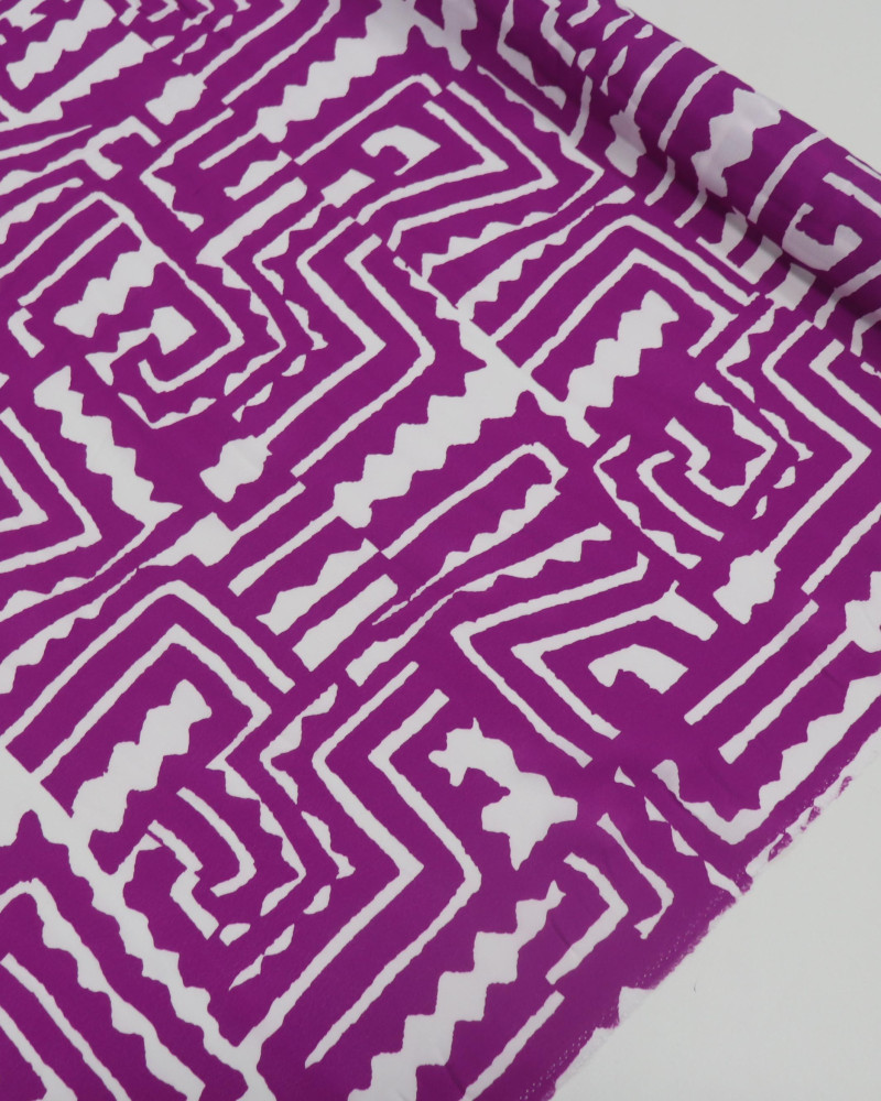 Tecido Crepe de Viscose Italiano Estampa Étnica Roxo e Branco