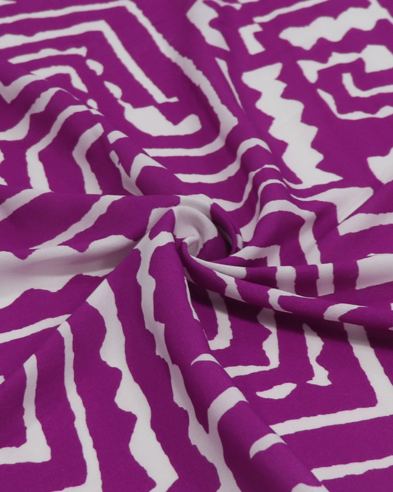 Tecido Crepe de Viscose Italiano Estampa Étnica Roxo e Branco