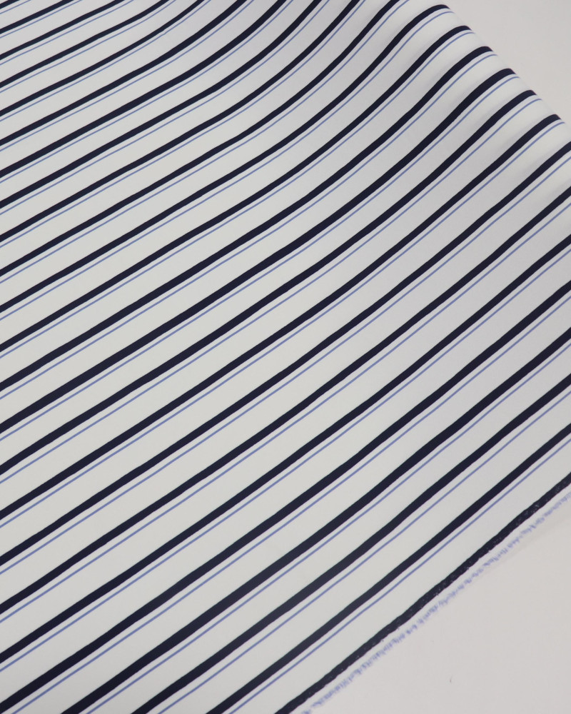 Tecido Crepe de Viscose Italiano Listras Duplas Tons de Azul e Branco