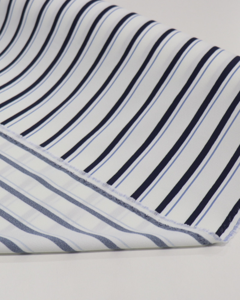 Tecido Crepe de Viscose Italiano Listras Duplas Tons de Azul e Branco