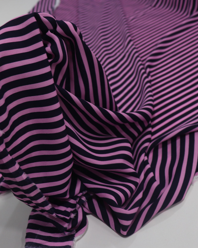 Tecido Crepe Chiffon Italiano Listrado Azul Marinho e Rosa