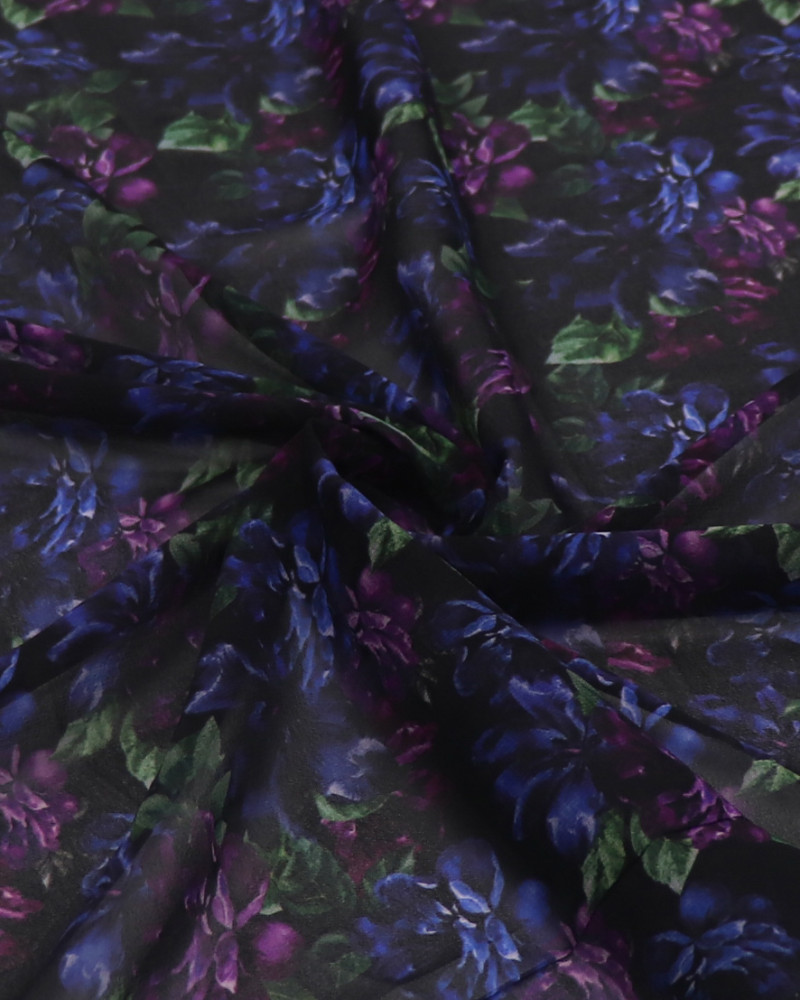 Tecido Crepe Chiffon Italiano Tapete Floral Roxo, Azul e Preto