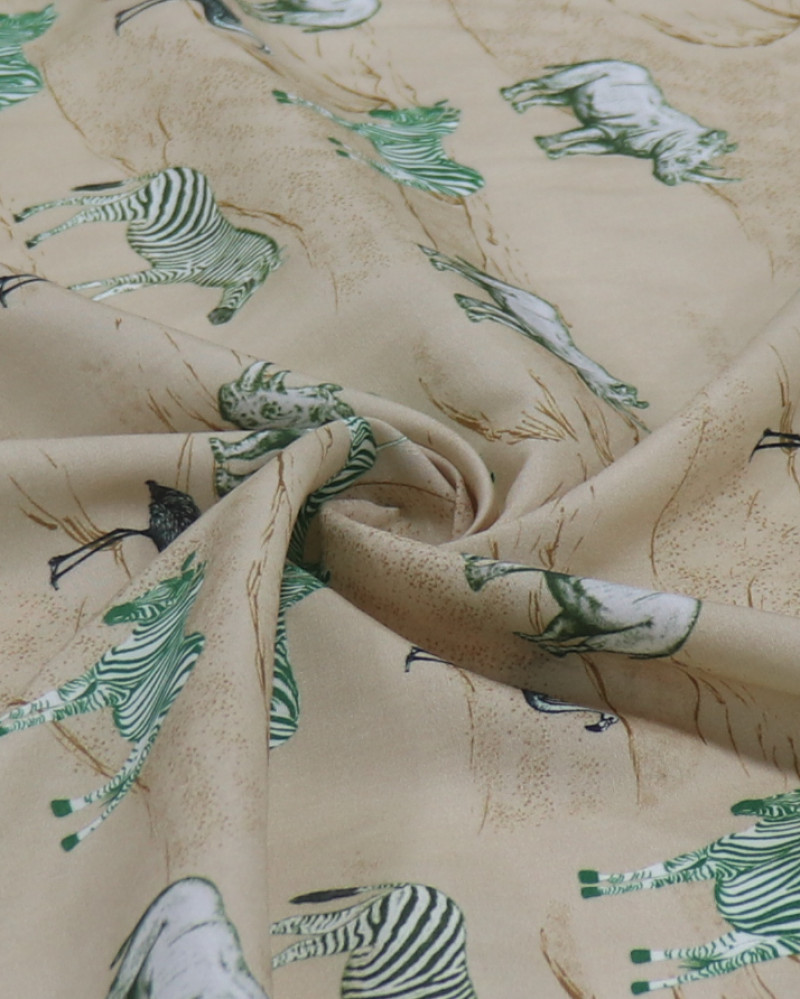 Tecido Viscose Acetinada Italiano Safari Tons de Verde e Bege