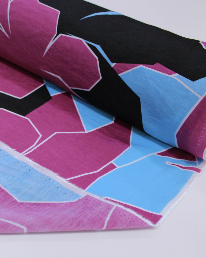 Tecido Viscose Mista com Poliamida Tapete Floral Abstrato Azul, Preto e Roxo