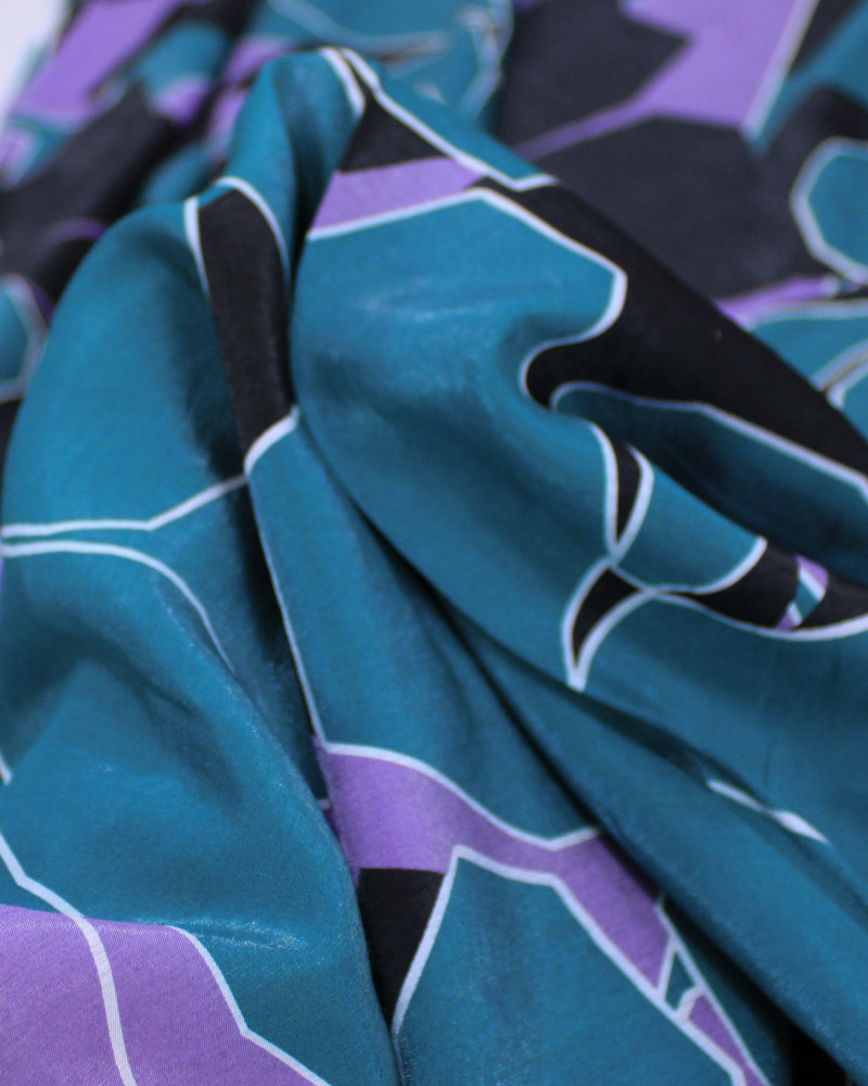 Tecido Viscose Mista com Poliamida Tapete Floral Abstrato Preto, Lilás e Verde