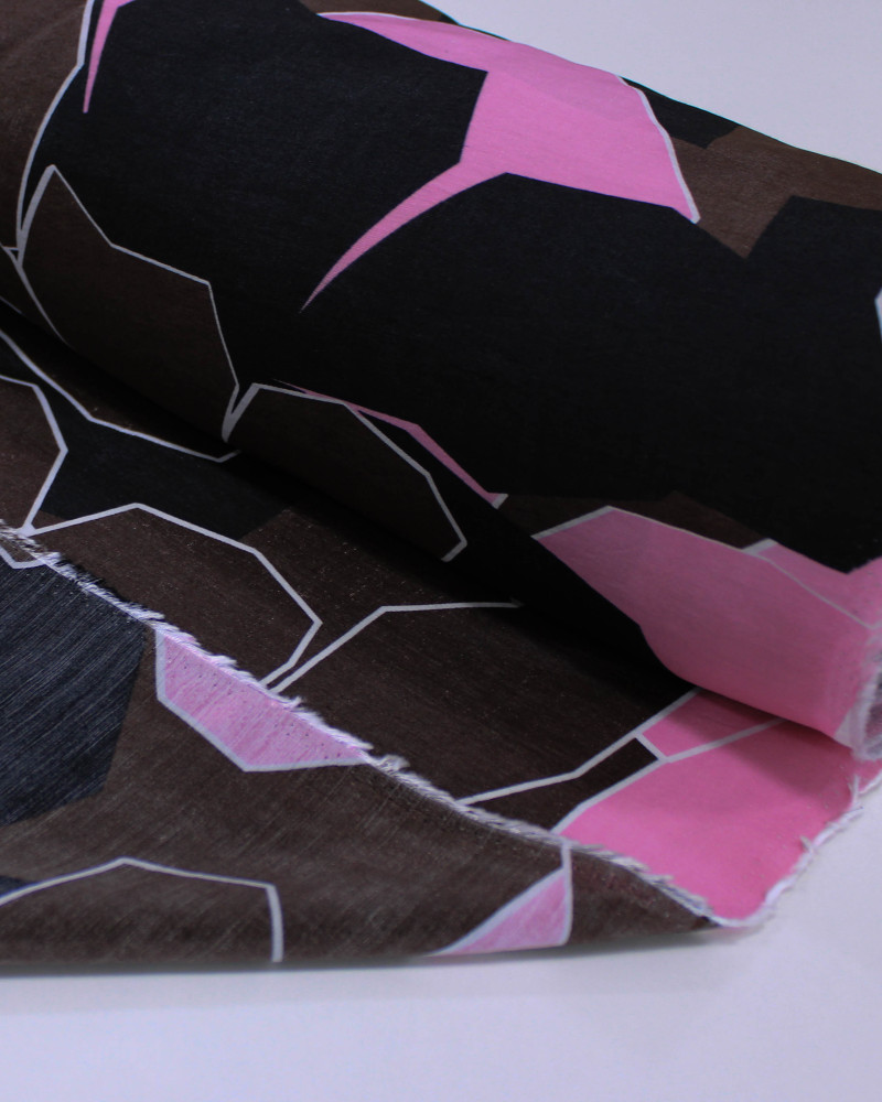 Tecido Viscose Mista com Poliamida Tapete Floral Abstrato Rosa, Preto e Marrom