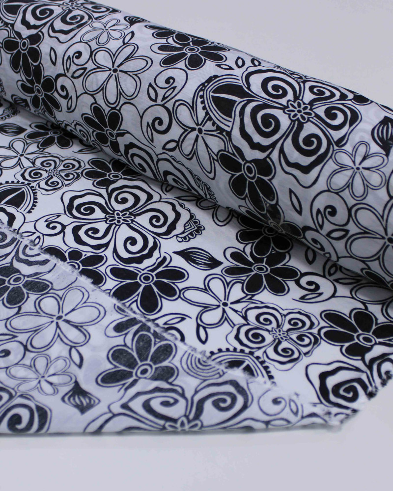 Teicdo Viscose Mista com Poliamida Tapete Floral em Rascunhos P/B