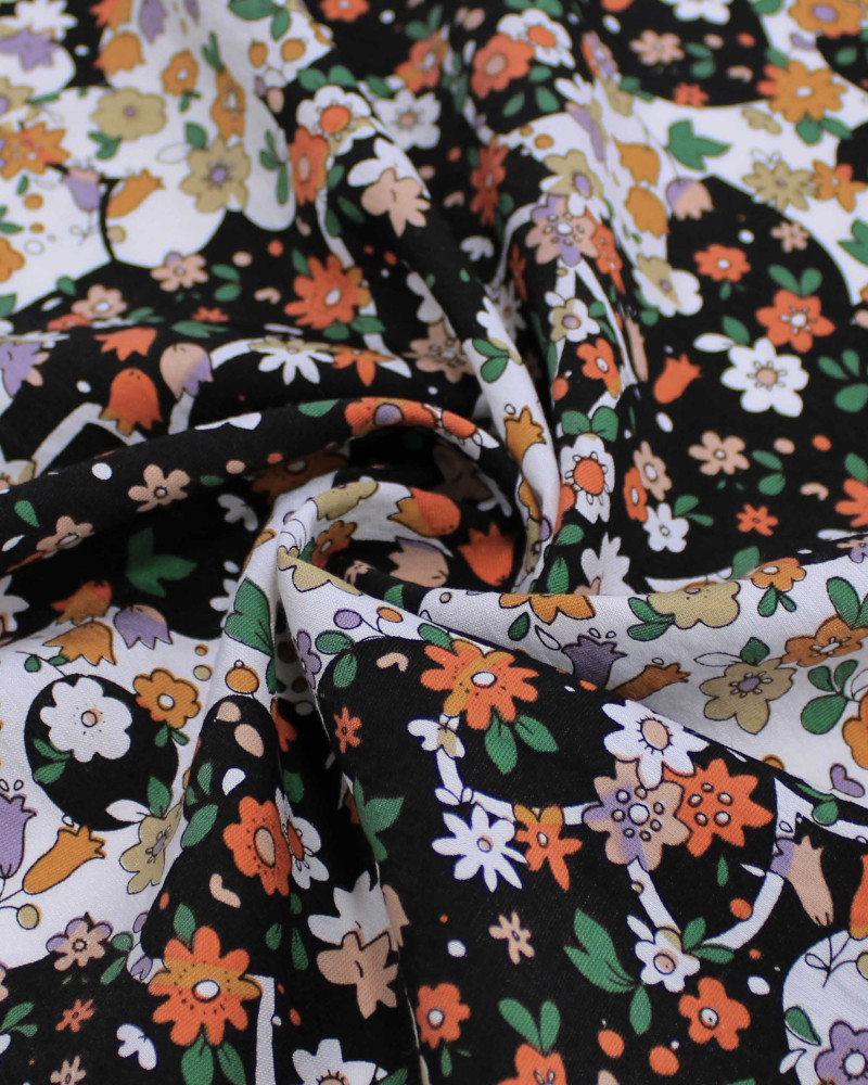 Tecido Viscose Mista com Poliamida Grosso Tapete Floral Tons Quentes, Preto e Branco