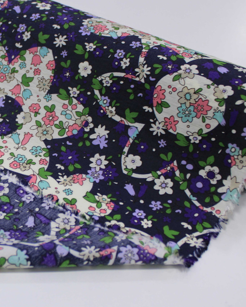 Tecido Viscose Mista com Poliamida Grosso Tapete Floral Candy Color, Azul Marinho e Offwhite