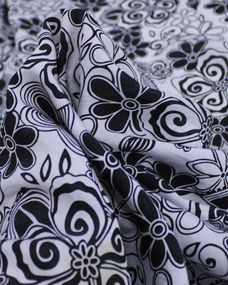 Teicdo Viscose Mista com Poliamida Tapete Floral em Rascunhos P/B