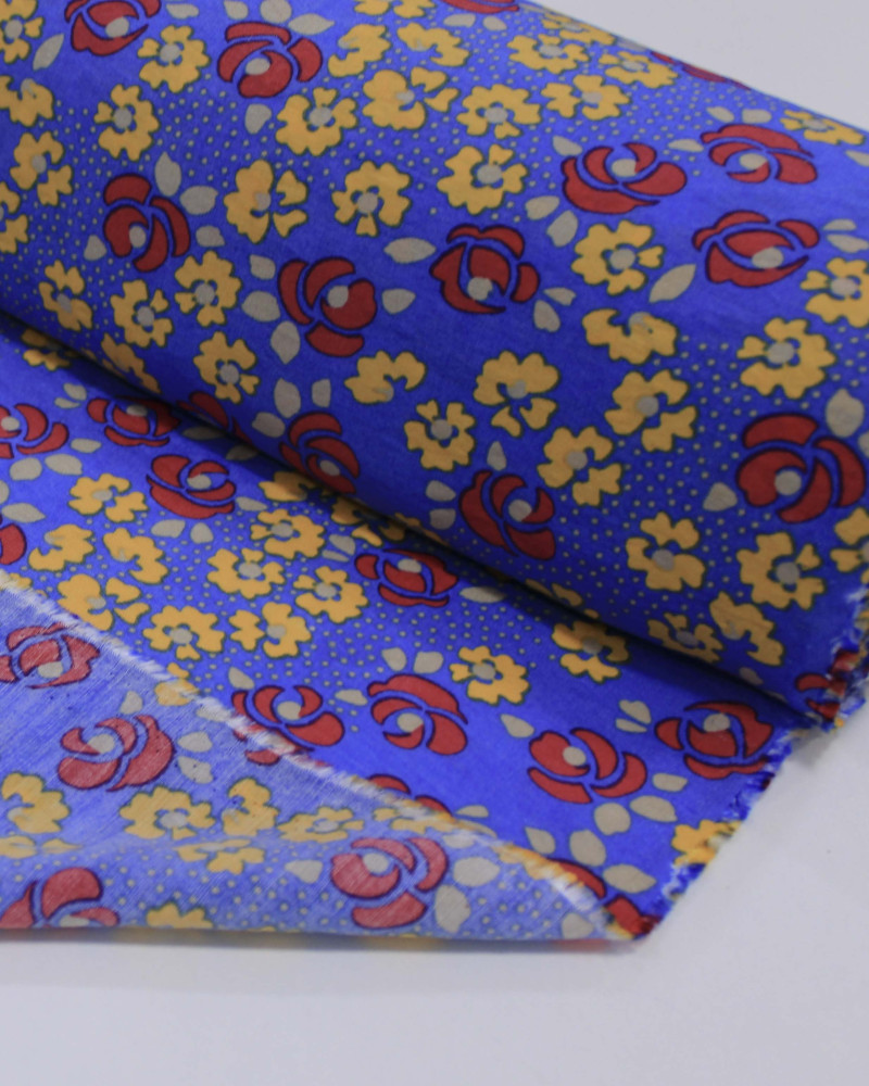 Tecido Viscose Mista com Poliamida Micro Tapete Floral Amarelo, Vermelho e Azul