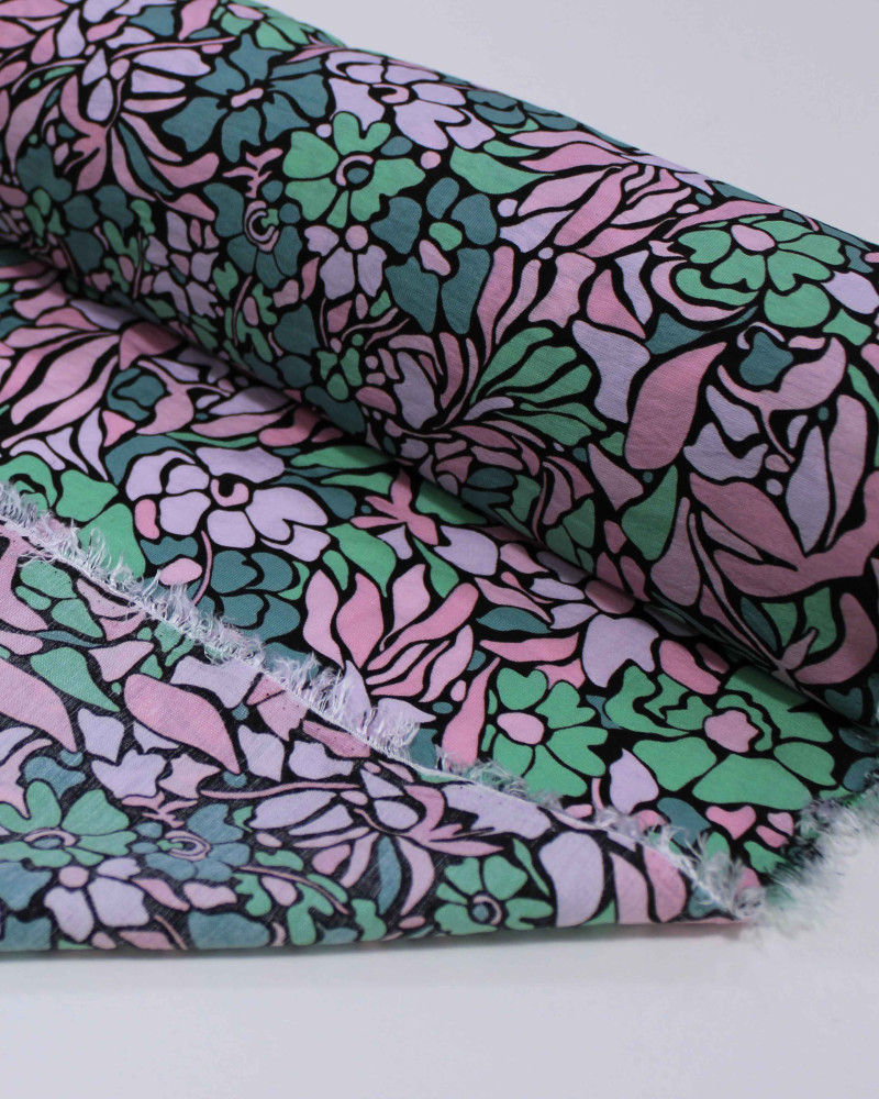 Tecido Viscose Mista com Poliamida Grosso Campo Floral Abstrato Tons de Rosa e Tons de Verde
