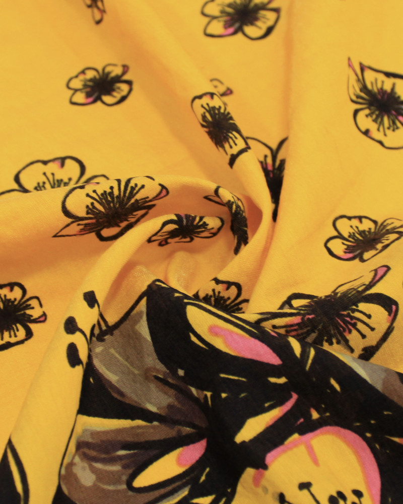 Tecido Viscose Mista com Poliamida Barrado Floral Rosa, Preto e Amarelo