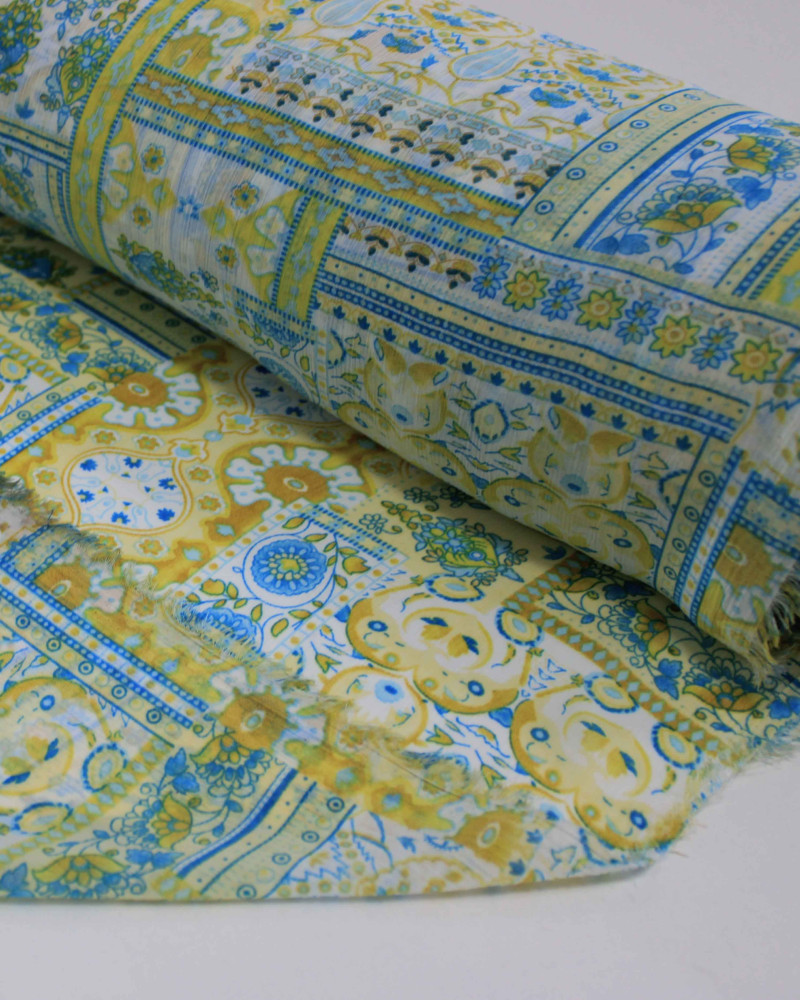 Tecido Crepe Chiffon Texturizado Muli Estampas Azul e Tons de Amarelo