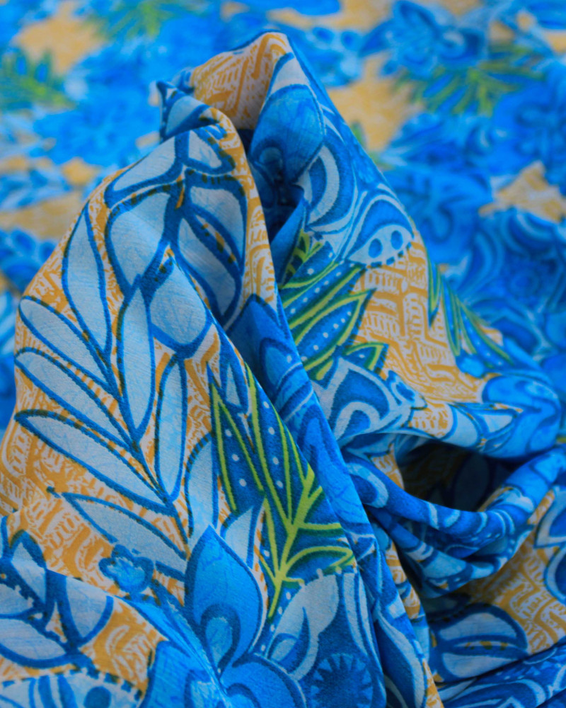 Tecido Crepe Chiffon Ramos e Flores Verde, Tons de Azul e Amarelo