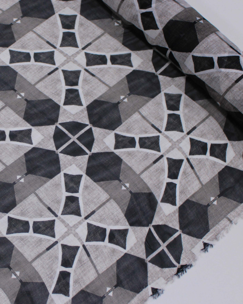 Tecido Crepe Chiffon Italiano Quadriculado Estampado Preto e Tons de Cinza