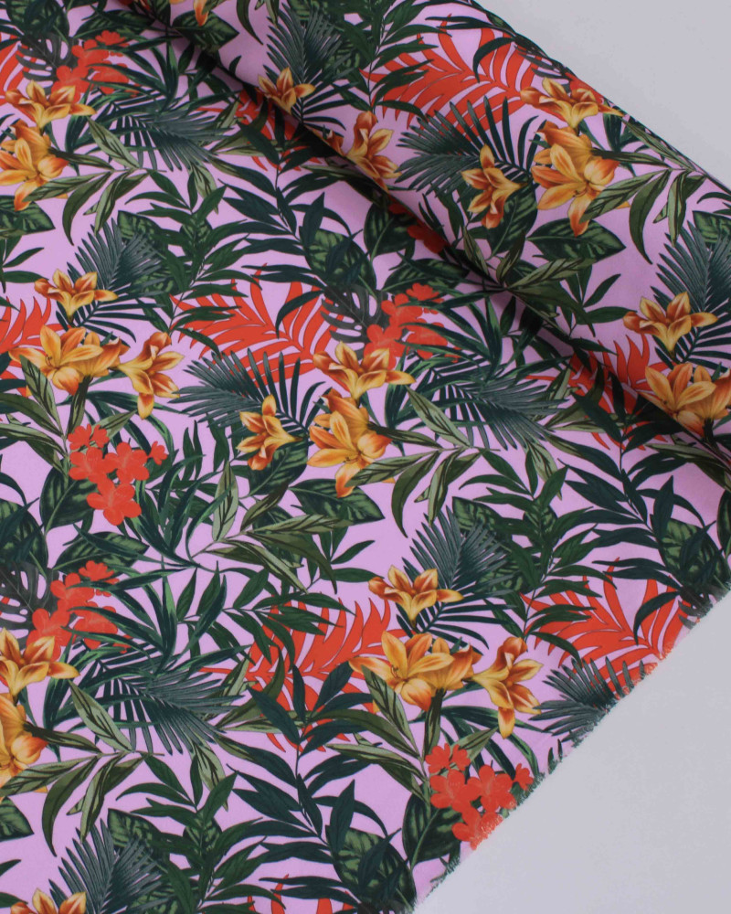 Tecido Micro Fibra Alfaiataria Folhagens e Flores Colorido e Lilás