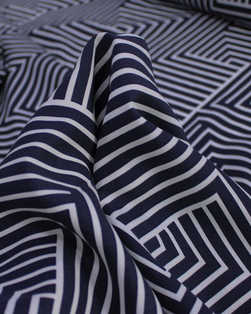 Tecido Micro Fibra Fina Italiano Listras Geométricas Preto e Branco