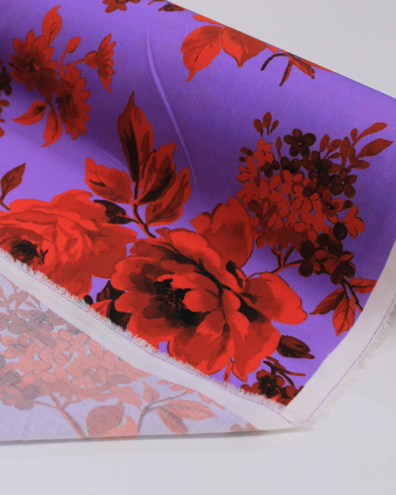 Tecido Viscose Italiano Macro Flores Vermelho e Lilás