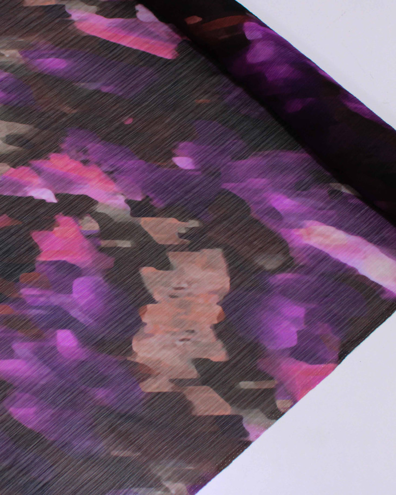 Tecido Crepe Chiffon Texturizado Italiano Estampa Abstrata Tons de Roxo