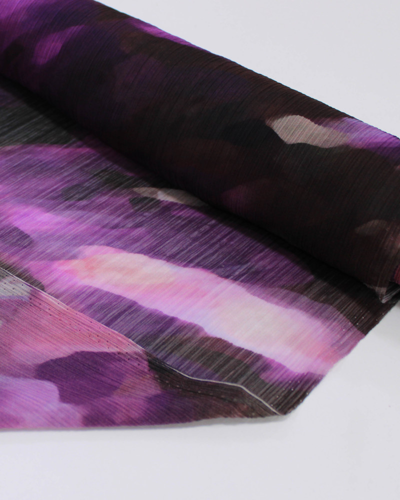 Tecido Crepe Chiffon Texturizado Italiano Estampa Abstrata Tons de Roxo