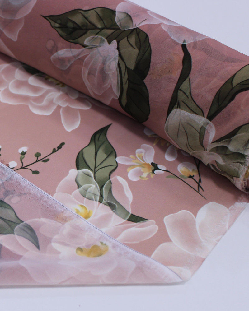 Tecido Crepe Chiffon Italiano Campo de Flores Verde, Branco e Rosé