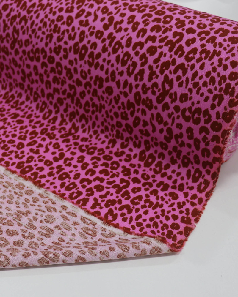 Tecido Viscose Texturizada Animal Print Marrom e Rosa