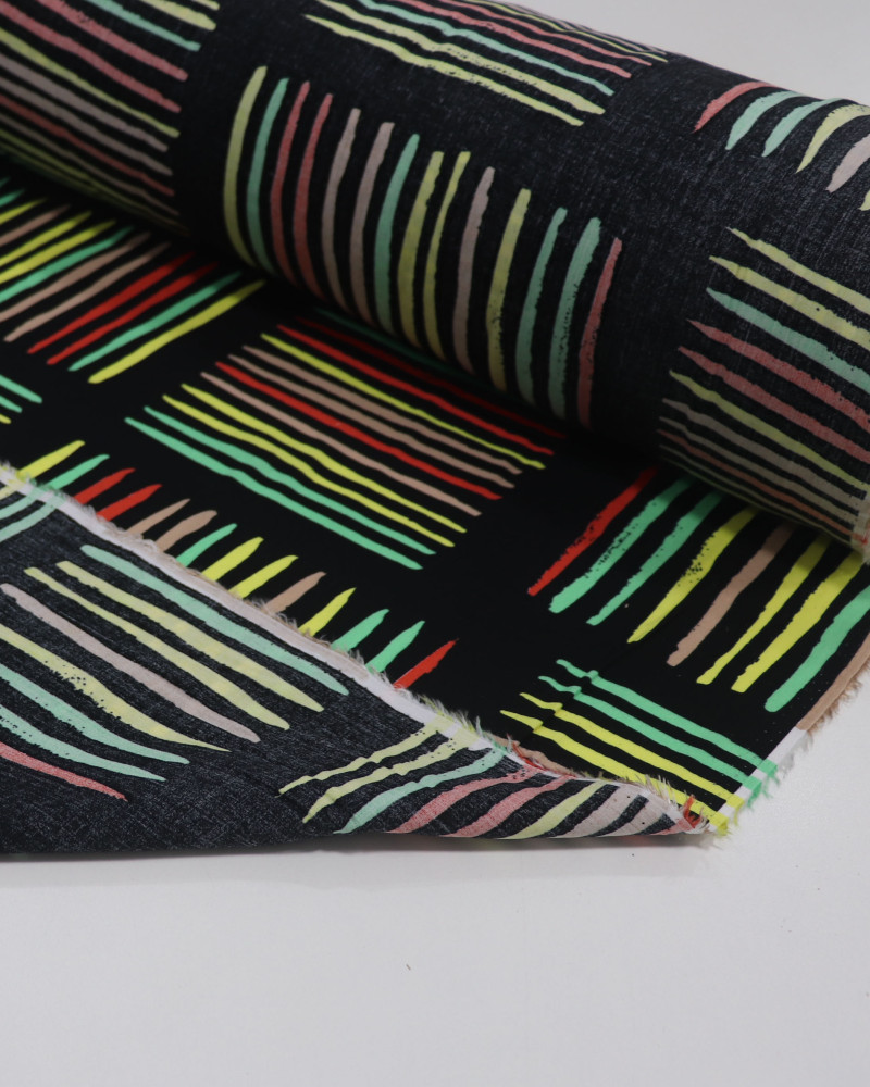 Tecido Viscose Riscos Geométricos Colorido e Preto