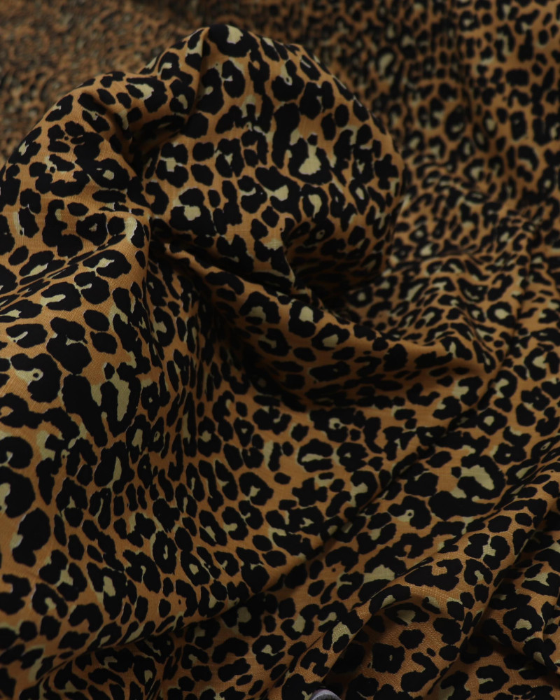 Tecido Viscose Texturizada Animal Print Clássico Argila