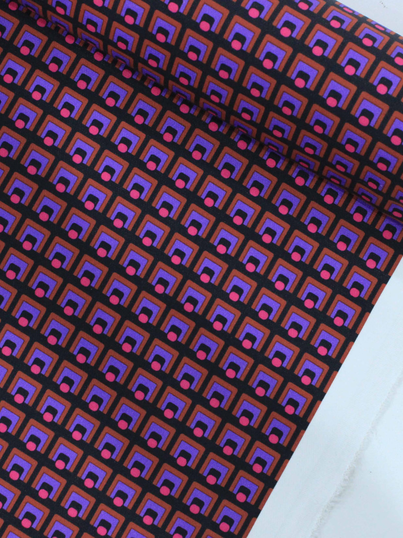Tecido Tricoline Micro Simbolo Preto Rosa e Roxo