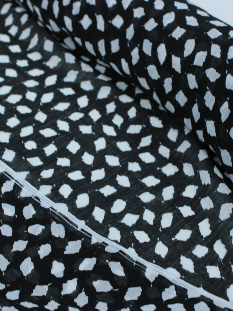 Tecido Crepe Chiffon Italiano Pingos Preto e Branco