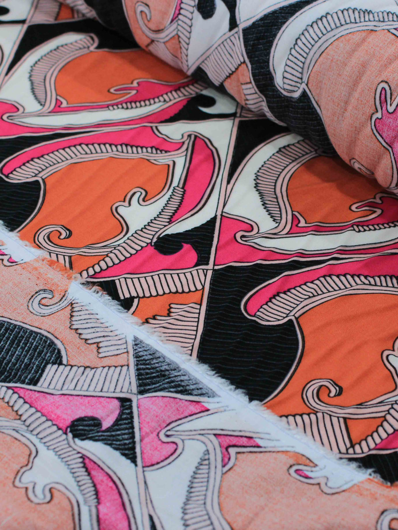 Tecido Viscose Italiano Desenhos Abstratos Laranja e Rosa