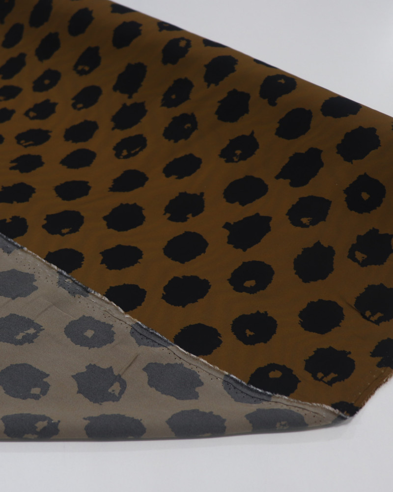 Tecido Viscose Italiano Animal Print Preto e Marrom