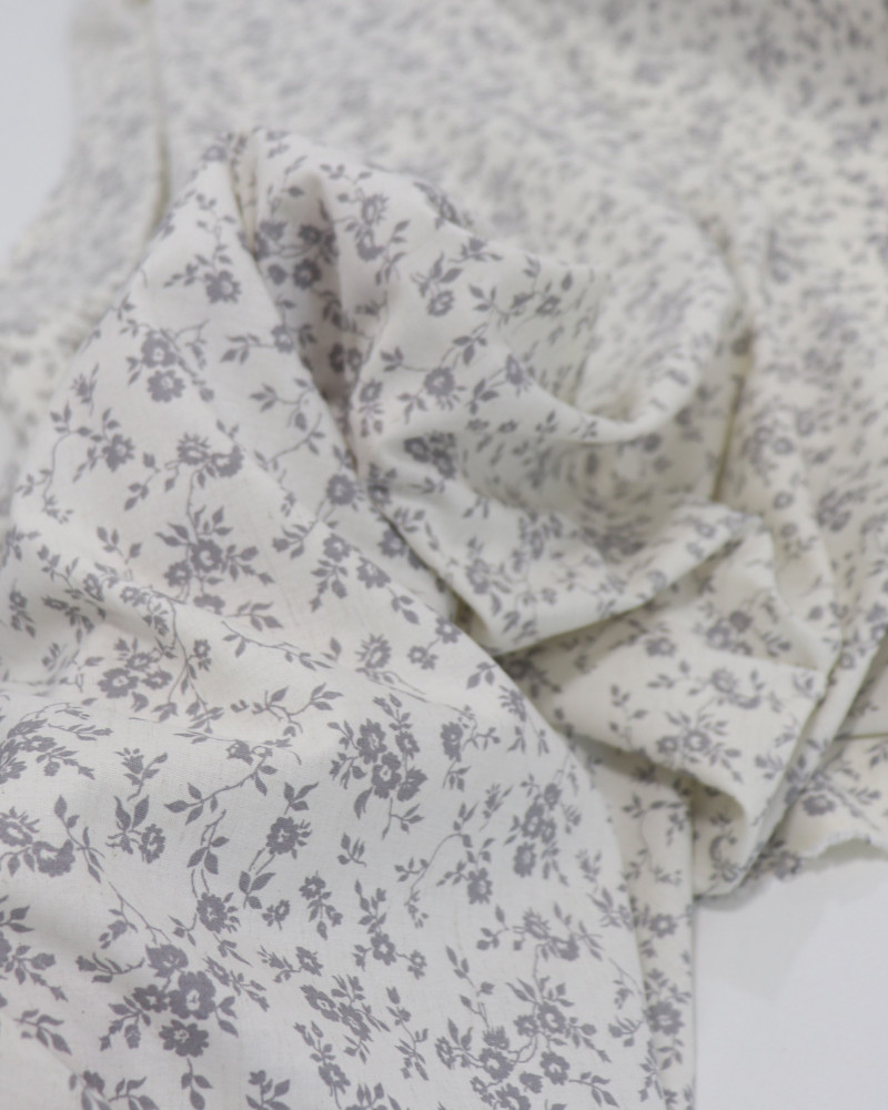 Tecido Linho Misto Camisaria Micro Ramos Florais Cinza e Creme