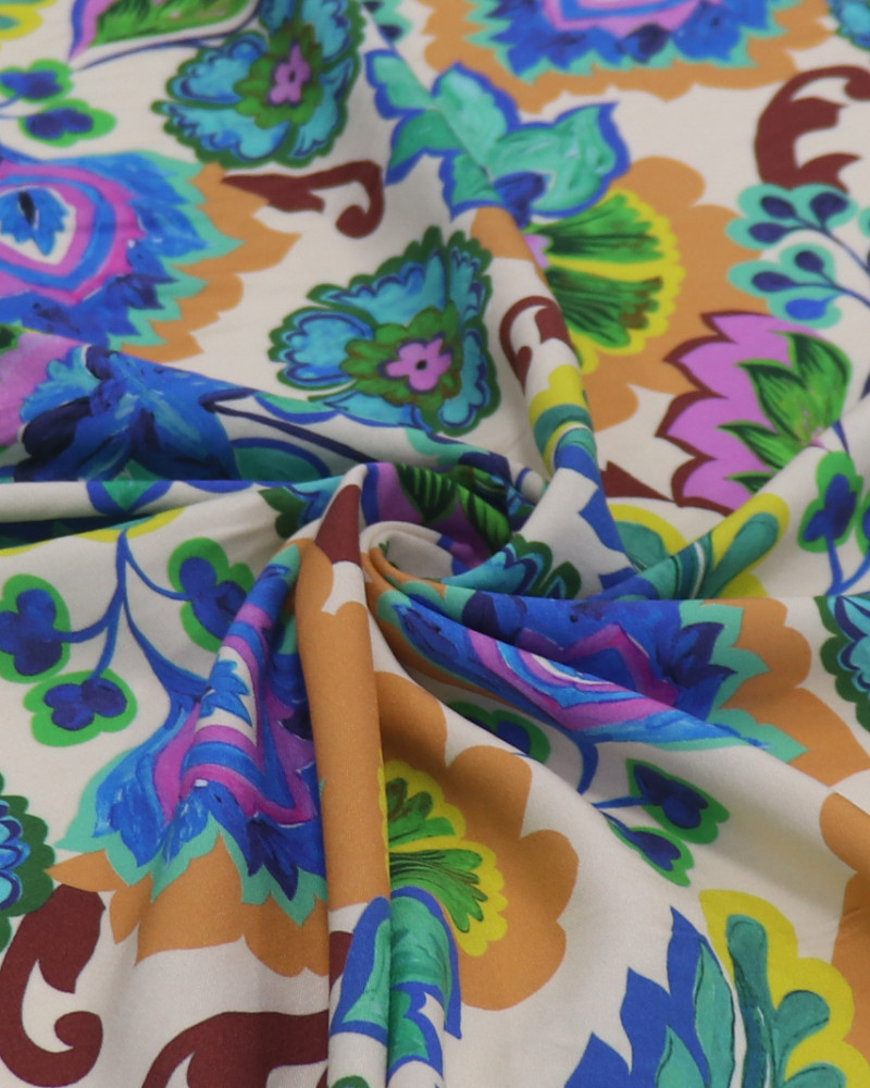 Tecido Viscose Italiano Boho Floral Colorido