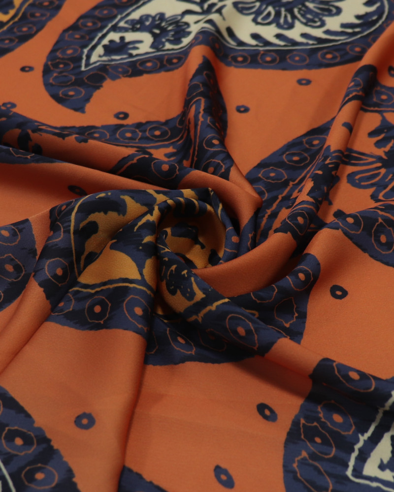 Tecido Crepe Silk Macro Paisley Laranja