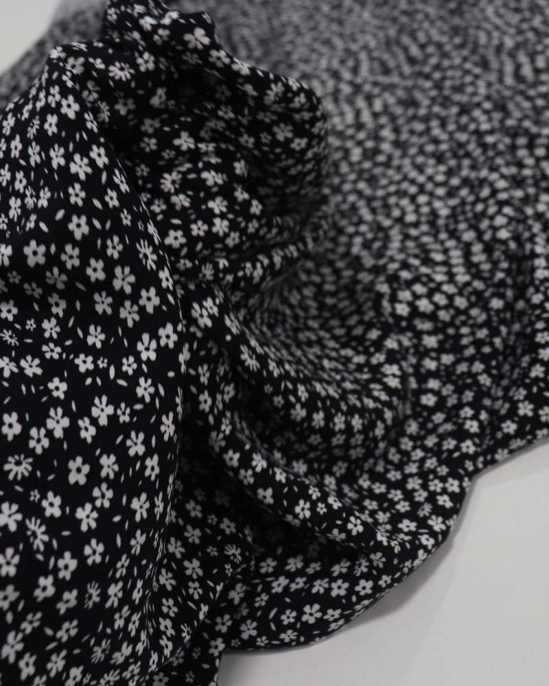 Tecido Viscose Tapete Micro Floral P/B