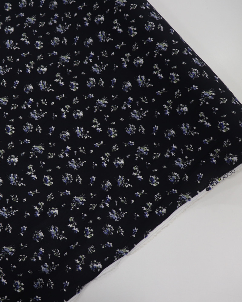 Tecido Viscose Fina Micro Buquê Floral Azul, Branco e Rosa