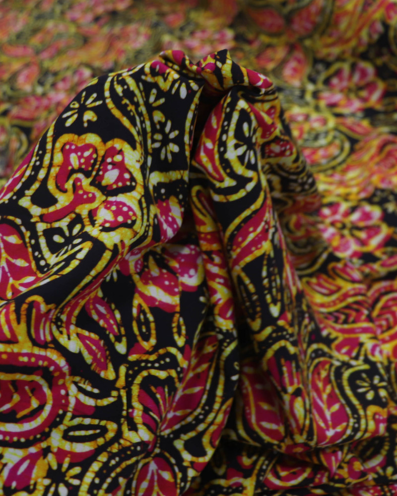 Tecido Viscose Fina Italiano Foral em Cashmere Rosa, Amarelo e Preto