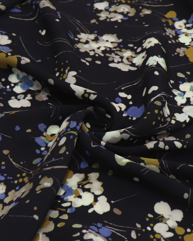 Tecido Crepe de Viscose Italiano Respingos Abstratos Sobrepostos Colorido e Preto