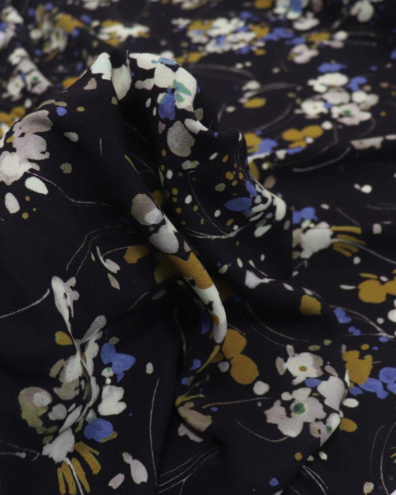 Tecido Crepe de Viscose Italiano Respingos Abstratos Sobrepostos Colorido e Preto