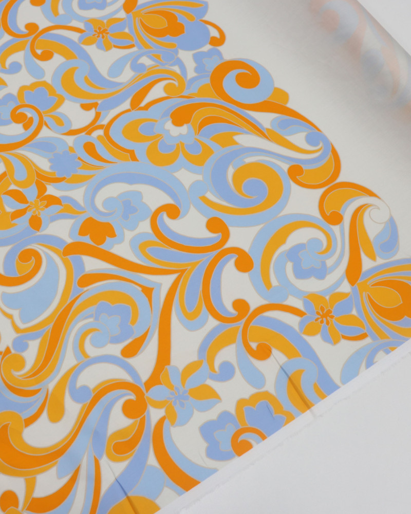 Tecido Viscose Acetinada Italiano Arabesco Floral Laranja, Azul e Offwhite (1,40m x 1,47m)
