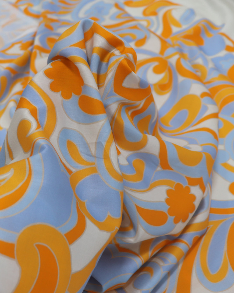 Tecido Viscose Acetinada Italiano Arabesco Floral Laranja, Azul e Offwhite (1,40m x 1,47m)