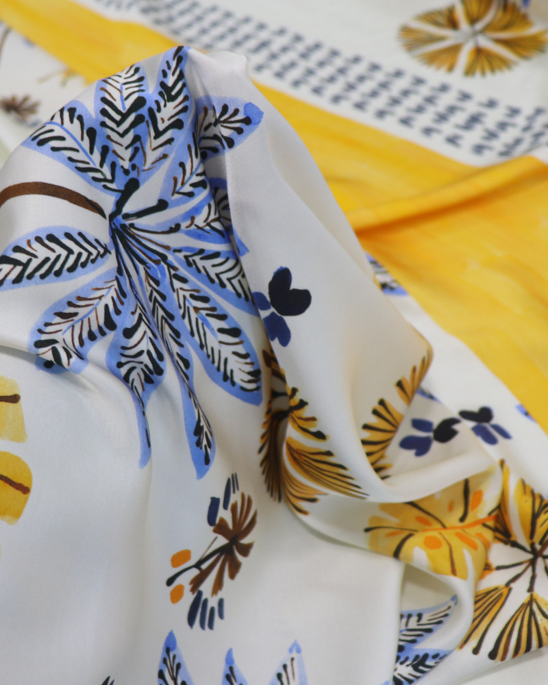 Tecido Viscose Acetinada Italiano Barrado Vertical e Folhas Azul, Amarelo e Offwhite
