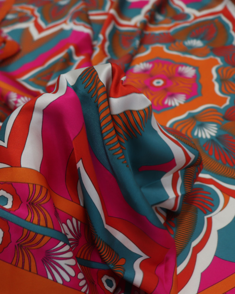 Tecido Crepe Silk Italiano Estampa Lenço Boho Chique Colorido