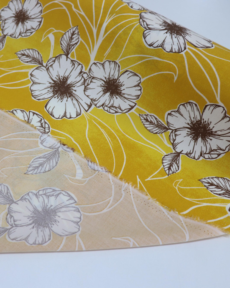 Tecido Viscose Portulacas Offwhite e Amarelo Queimado
