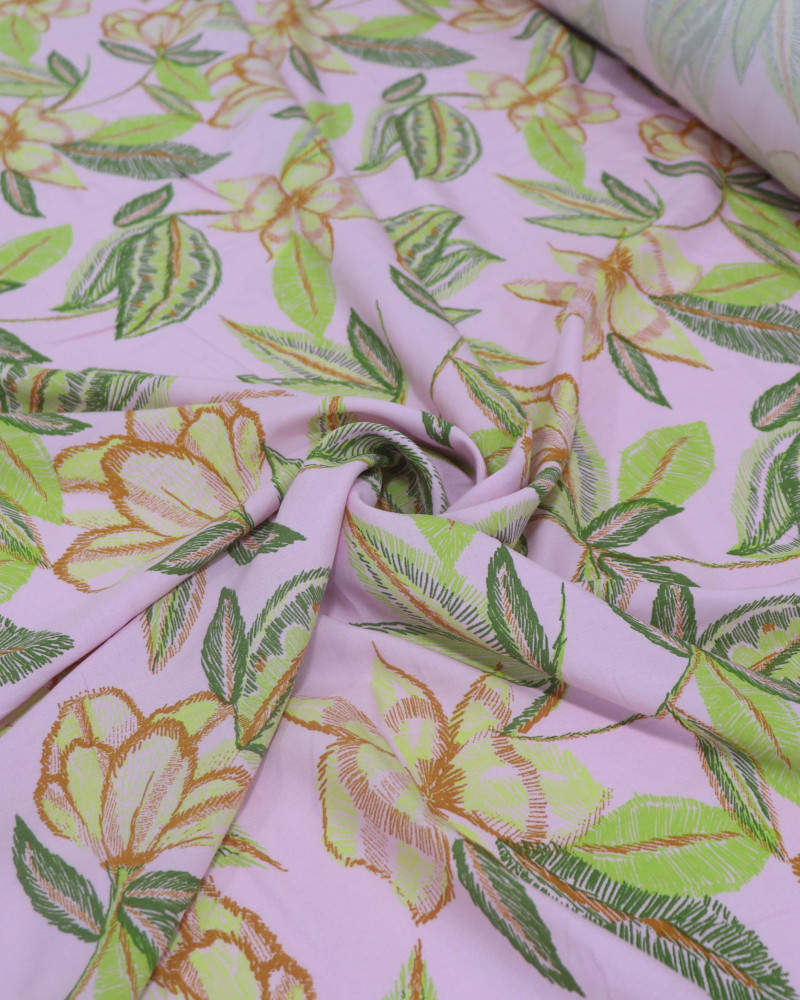 Tecido Viscose Flores em Rabisco Amarelo Verde e Rosa Bebê