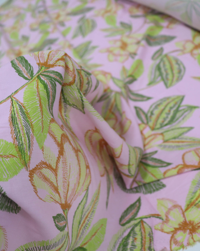 Tecido Viscose Flores em Rabisco Amarelo Verde e Rosa Bebê