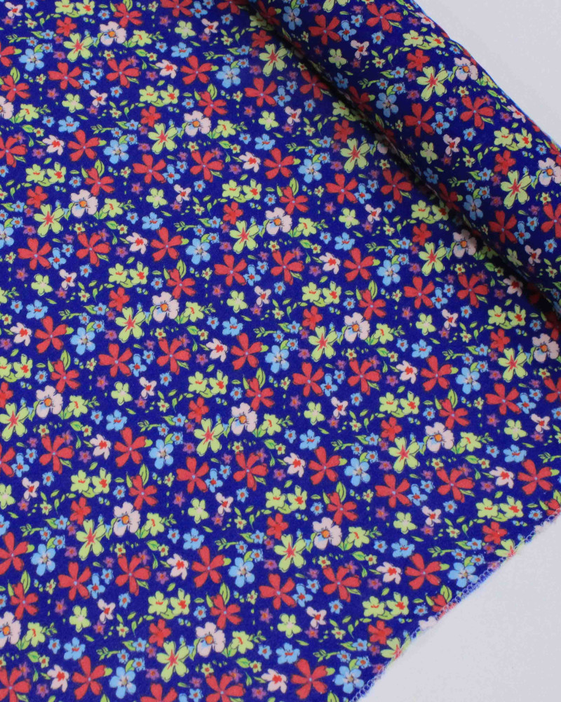 Tecido Crepe de Viscose Italiano Campo Floral Colorido e Azul Marinho